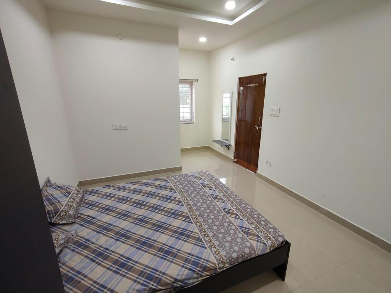 Leo'S Den 9 Guests Ac 3Bhk 9 Mins To Rgia Shamshabad Exterior foto